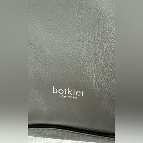 Gorgeous Botkier tote / shoulder bag. EUC!!! Medium/large size. Quality leather. - Picture 3 of 10